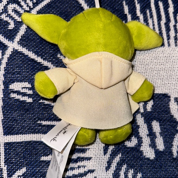 Star Wars Yoda Stuffed Animal - Picture 4 of 5